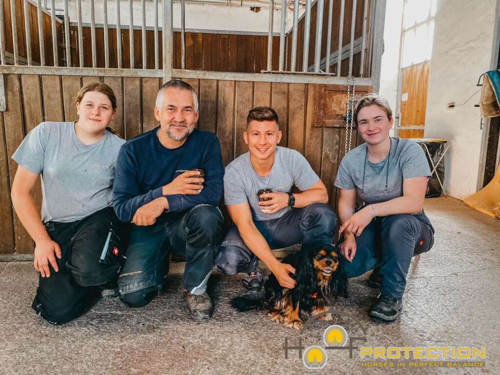 Lehrling Florence und unser Team